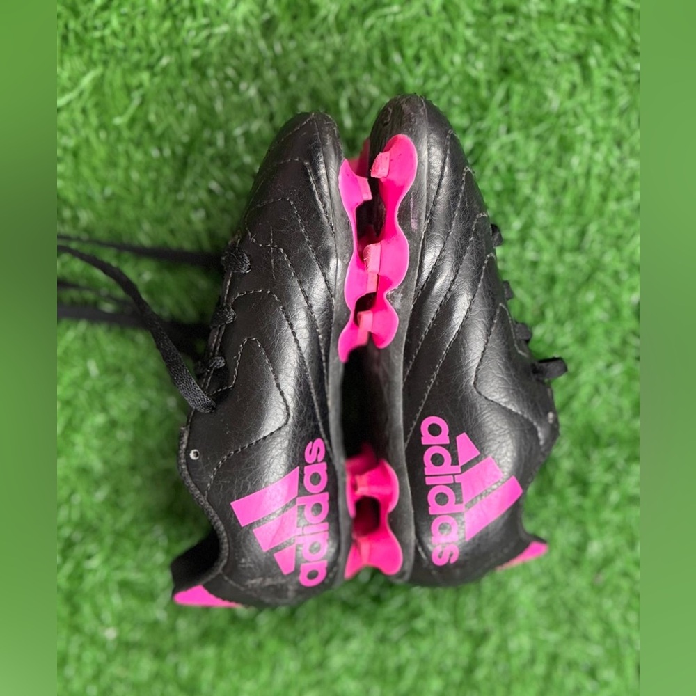 Adidas Kids Black and Pink Cleats Size 10K - Picture 5 of 7
